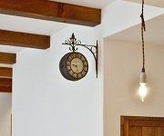 両面時計などアンティーク調のインテリア時計のページお部屋に合わせた時計の選び方。大人気の両面時計はどんなお部屋に？？