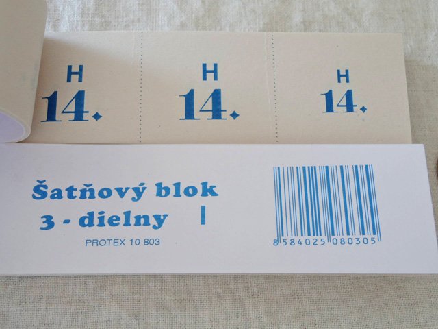 1. スロバキアのクロークチケット（ブック）ナンバリング （100枚）切れ目２箇所A,B,E,G,H,I