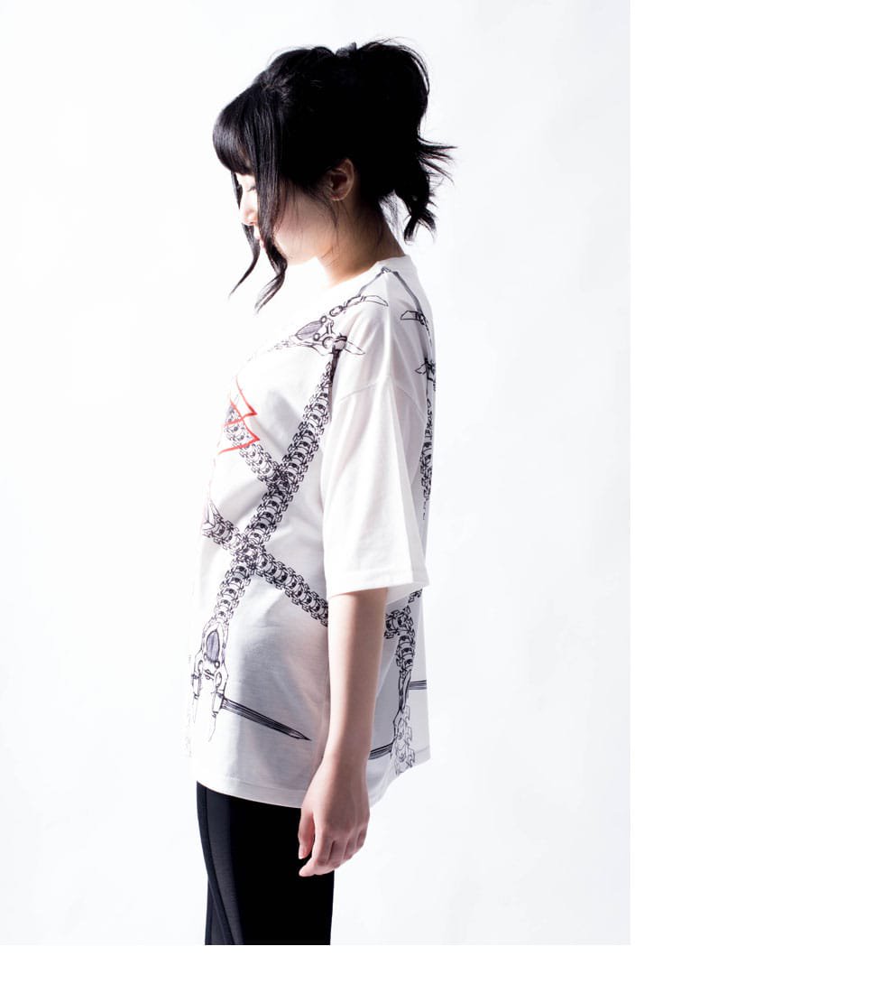 『CHAOS;CHILD』香月華×仲谷明香「ディソード」ビッグTシャツ 香月華 model
